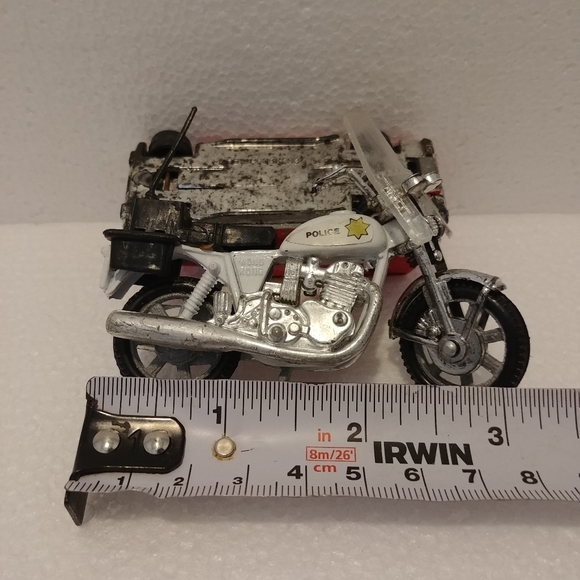 Vintage diecast metal made in Hong Kong motorcycle red van - Picture 4 of 4